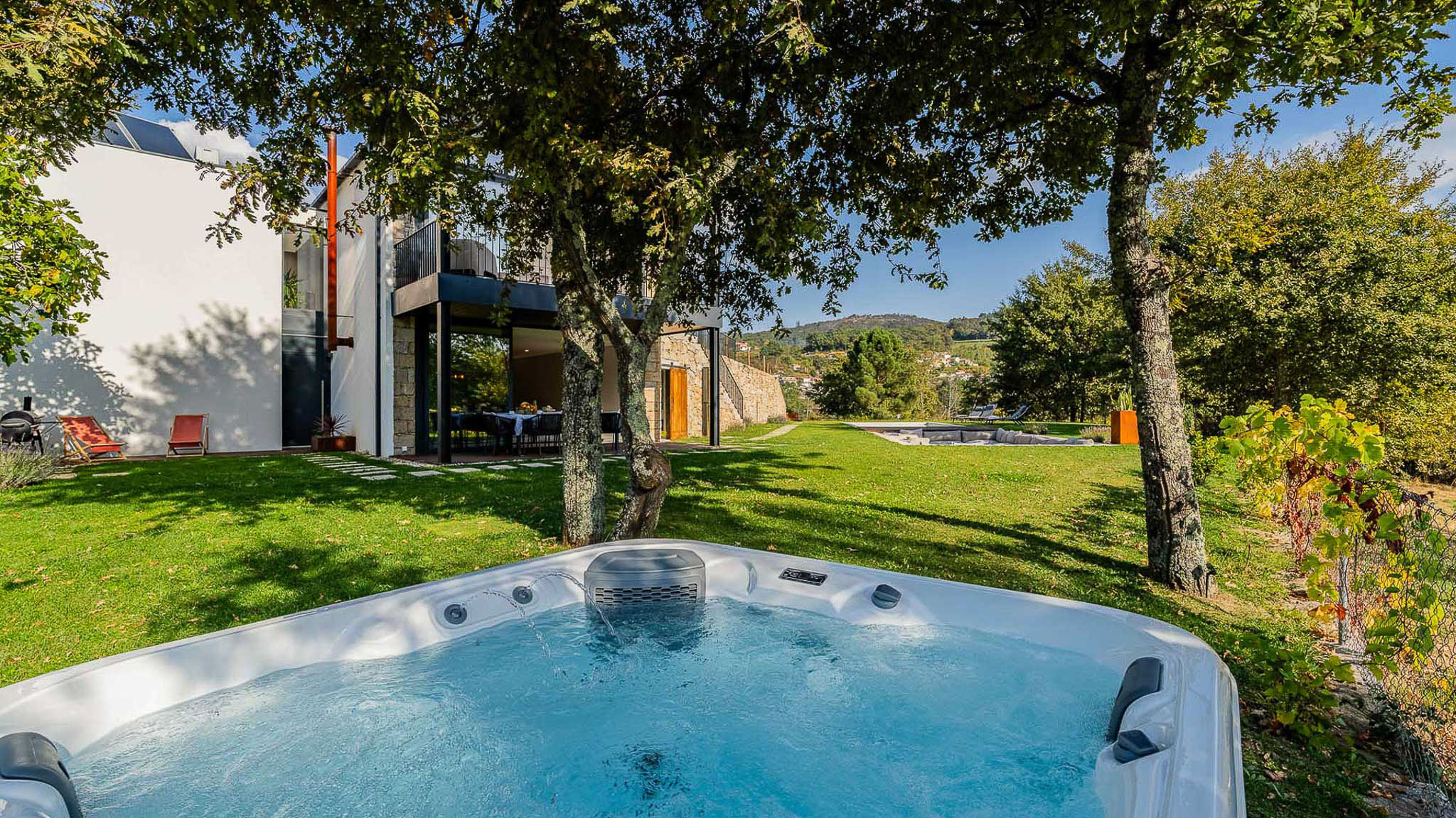 Hot Tub for Five – Quinta da Lameirinha Douro
